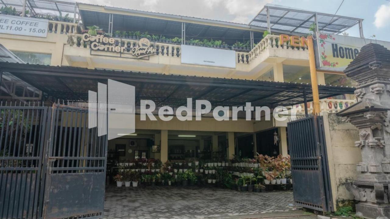 Vandhela Homestay Syariah Mitra Reddoorz Sorabaya Extérieur photo