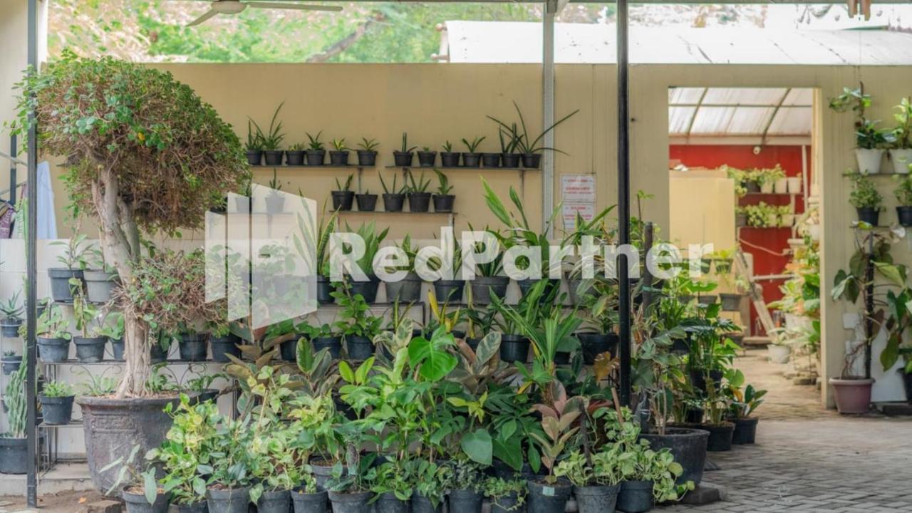 Vandhela Homestay Syariah Mitra Reddoorz Sorabaya Extérieur photo