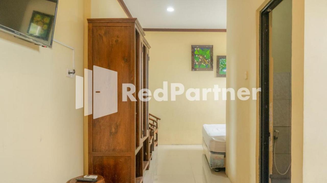 Vandhela Homestay Syariah Mitra Reddoorz Sorabaya Extérieur photo