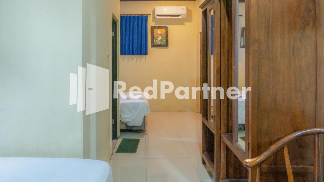 Vandhela Homestay Syariah Mitra Reddoorz Sorabaya Extérieur photo