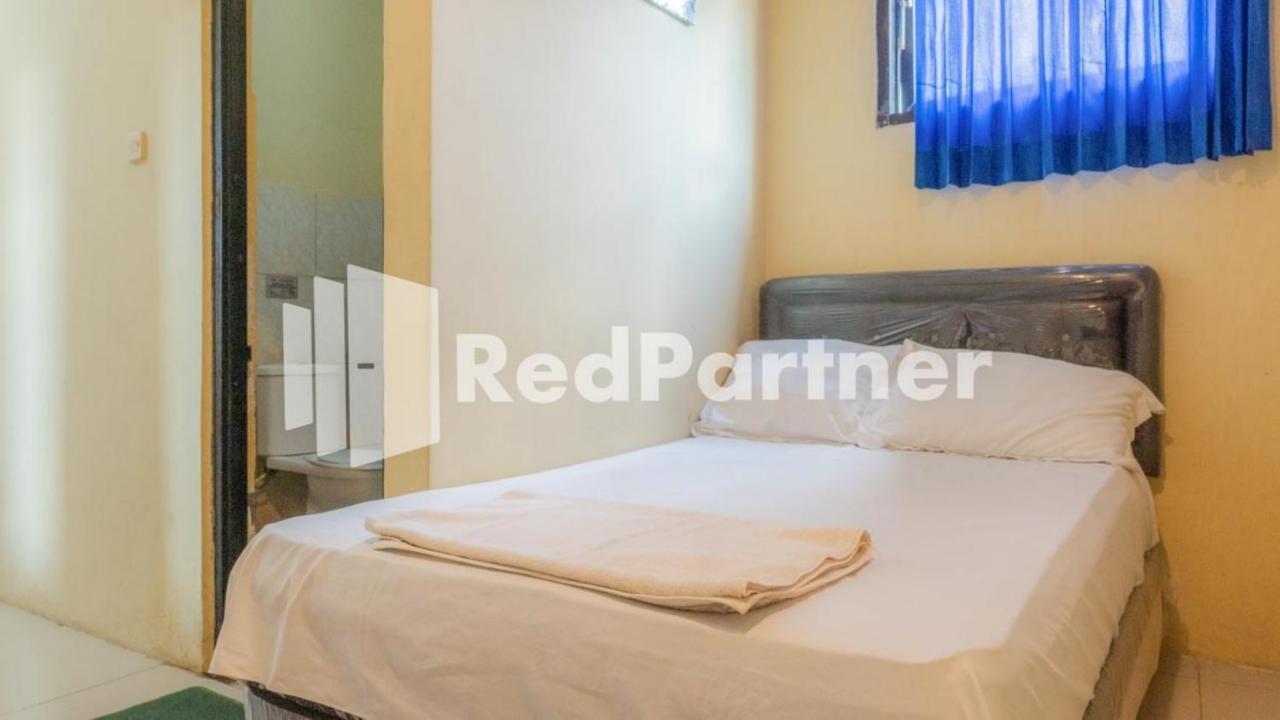 Vandhela Homestay Syariah Mitra Reddoorz Sorabaya Extérieur photo