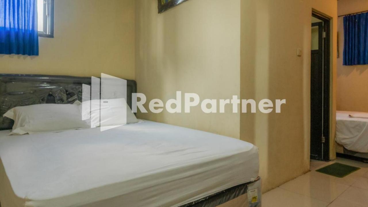 Vandhela Homestay Syariah Mitra Reddoorz Sorabaya Extérieur photo